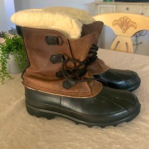SOREL Buckhorn boots worn twice. Sz 9